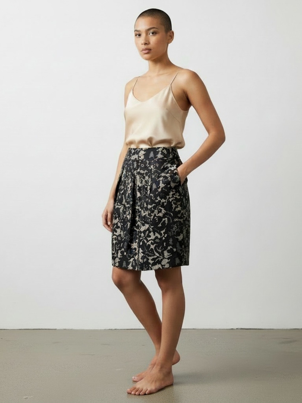 Banana Republic 100 % Silk Skirt Black & Tan Lace Print Lined